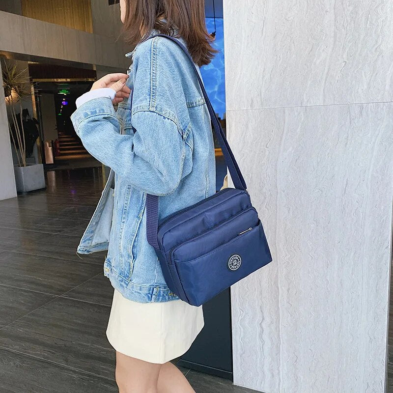 2023 Casual Solid Color Women Bags Luxury Designer Shoulder Bag Nylon Cloth Lady Messenger Bag Mobile Phone Bag Wholesale