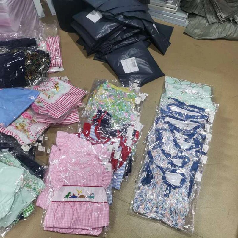 Wholesale 100 Pieces Free Shipping Dress Many Embroidery Printing Clothing Baby Girl Clothes Set Four Season Romper boy Jumpsuit