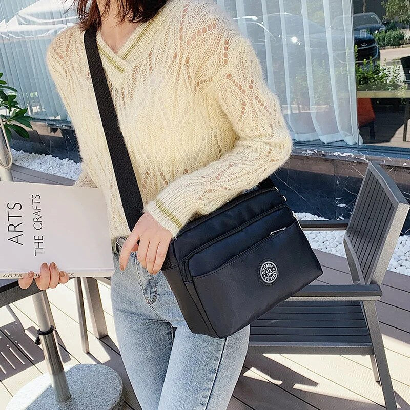 2023 Casual Solid Color Women Bags Luxury Designer Shoulder Bag Nylon Cloth Lady Messenger Bag Mobile Phone Bag Wholesale